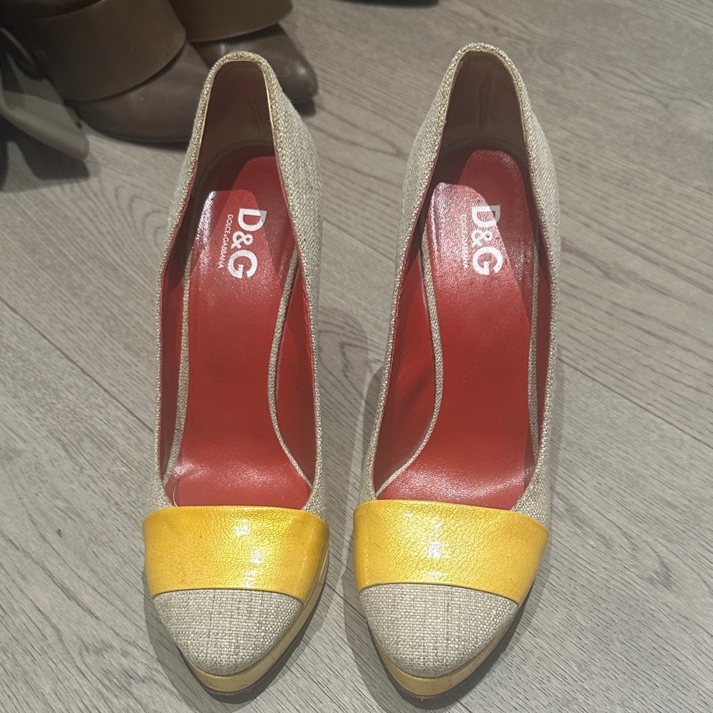 D&G Women's Heels in Yellow and Beige